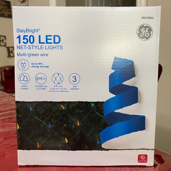 GE StayBright 150 LED 6-ft x 4-ft Constant Multicolor Christmas Net Style Lights - Picture 1 of 3